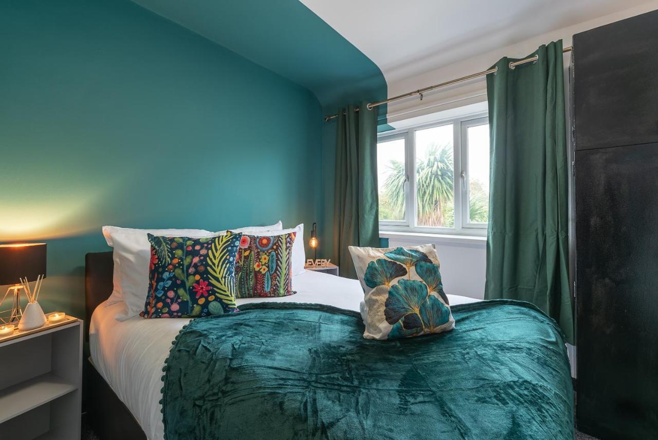 J'S Home Away From Home Fresh 2 Bedroom Garden Parking Кингстон-апон-Халл Экстерьер фото