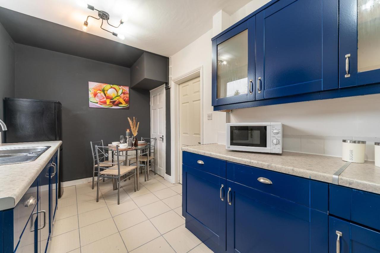 J'S Home Away From Home Fresh 2 Bedroom Garden Parking Кингстон-апон-Халл Экстерьер фото