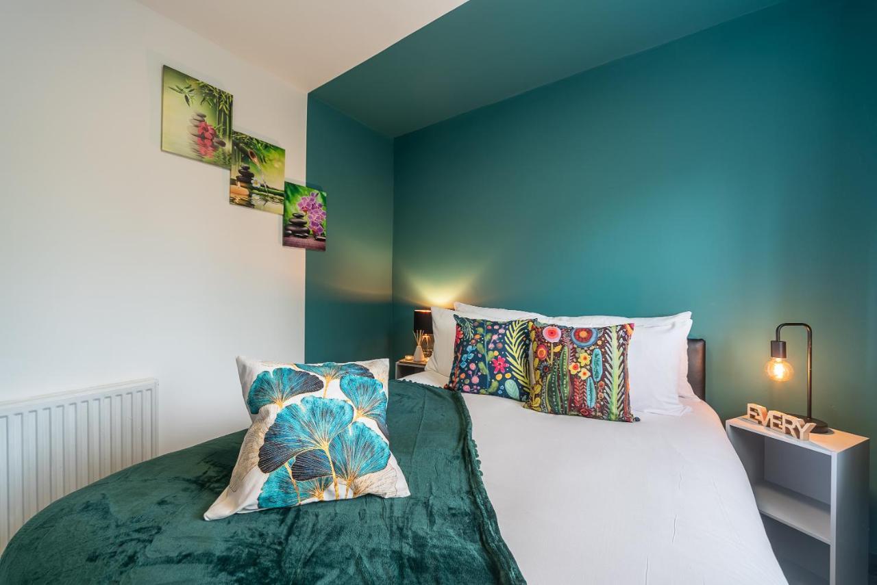 J'S Home Away From Home Fresh 2 Bedroom Garden Parking Кингстон-апон-Халл Экстерьер фото