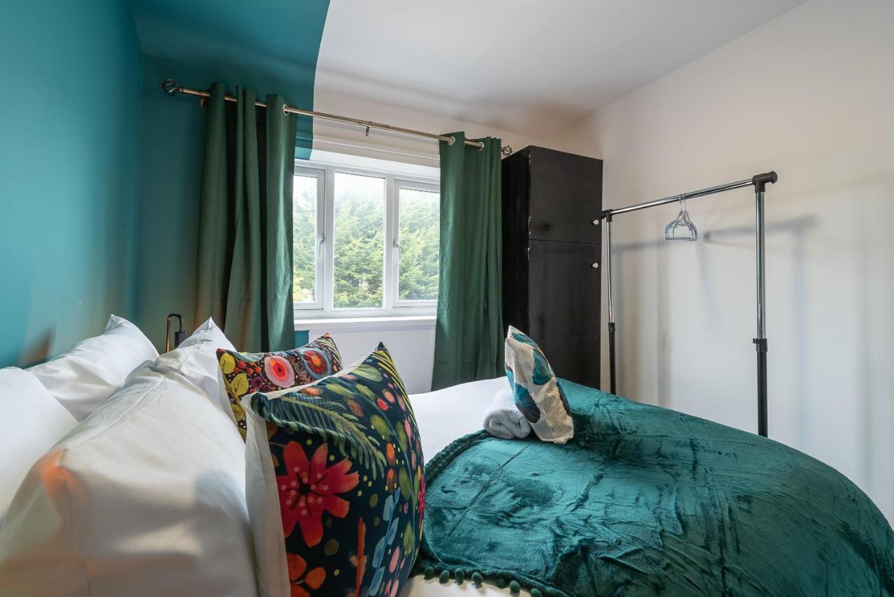 J'S Home Away From Home Fresh 2 Bedroom Garden Parking Кингстон-апон-Халл Экстерьер фото